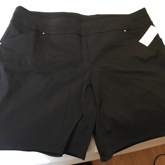 Black Shorts - size 20W - Picture 1 of 4